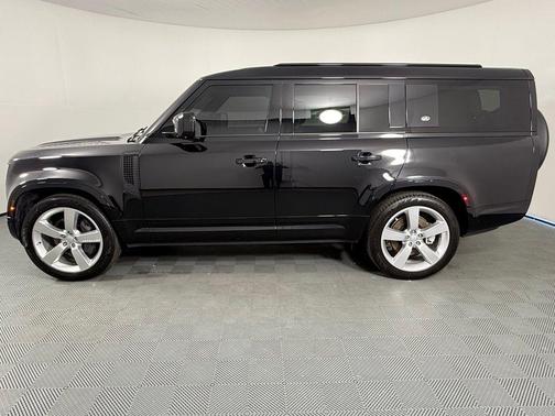 2024 Land Rover Defender P400 X-Dynamic SE