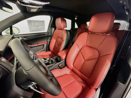 2026 Porsche Macan GTS