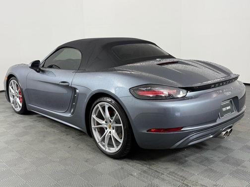 2025 Porsche 718 Boxster S