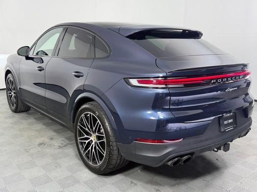 2024 Porsche Cayenne AWD