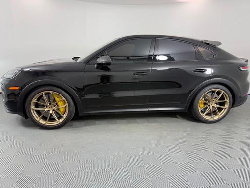 2024 Porsche Cayenne Turbo GT