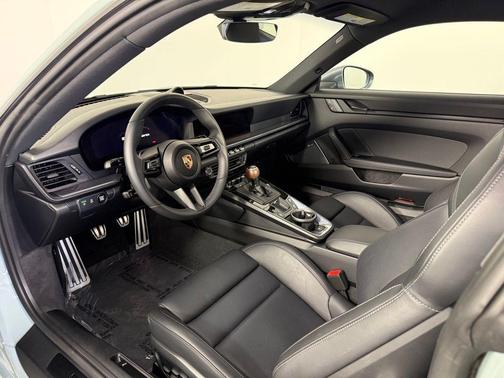 2025 Porsche 911 Carrera T