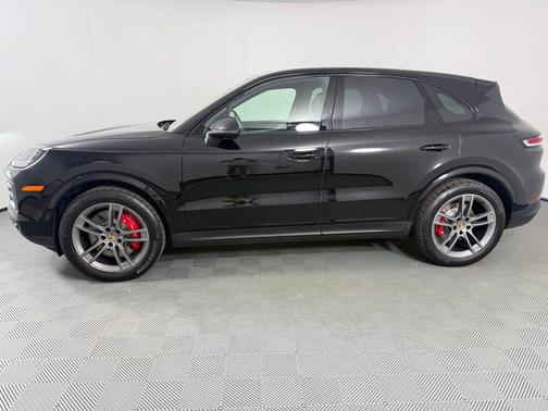 2024 Porsche Cayenne S