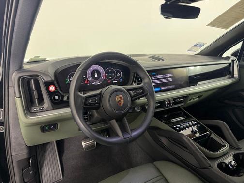 2024 Porsche Cayenne S
