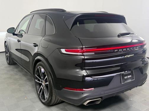 2025 Porsche Cayenne E-Hybrid AWD
