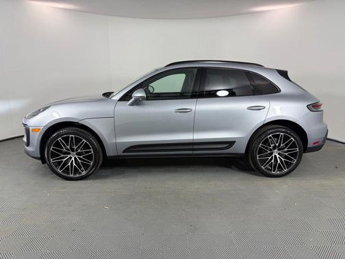 Dolomite Gray 2026 Porsche Macan Base