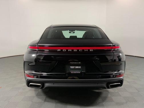 2026 Porsche Panamera 4