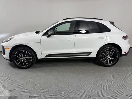 2025 Porsche Macan T