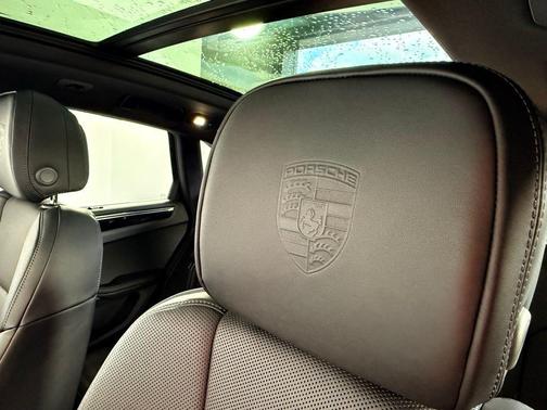 2025 Porsche Macan T