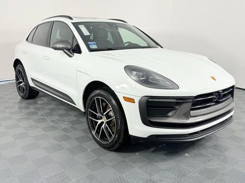 2025 Porsche Macan T
