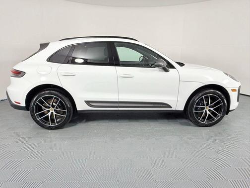 2025 Porsche Macan T
