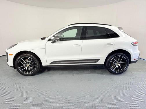 2025 Porsche Macan T