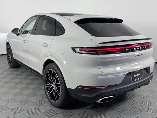 2025 Porsche Cayenne AWD