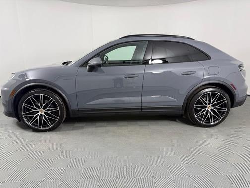 2026 Porsche Macan 4
