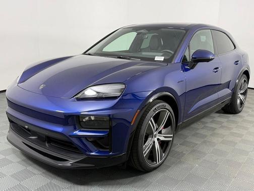 2025 Porsche Macan Turbo