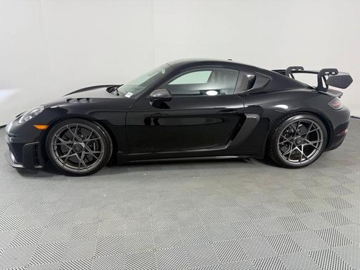 2024 Porsche 718 Cayman GT4 RS