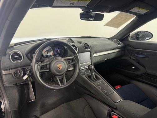 2024 Porsche 718 Cayman GT4 RS
