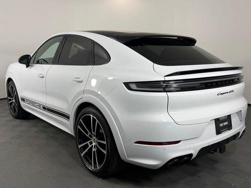 2025 Porsche Cayenne GTS