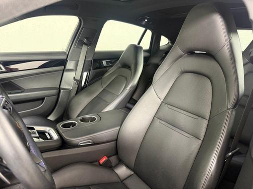 2019 Porsche Panamera Base