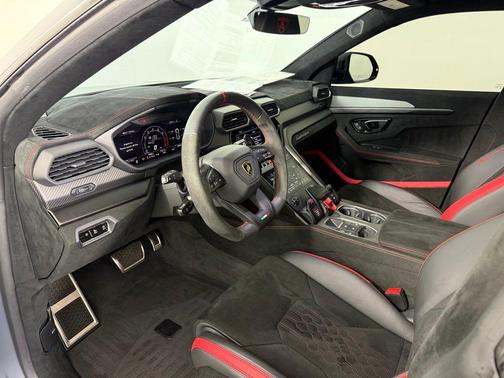 2024 Lamborghini Urus Performante