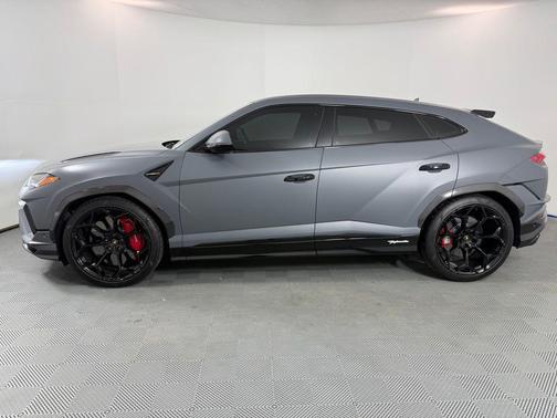 2024 Lamborghini Urus Performante