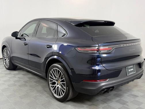Moonlight Blue Metallic 2023 Porsche Cayenne Platinum Edition