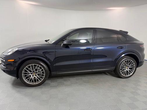 Moonlight Blue Metallic 2023 Porsche Cayenne Platinum Edition