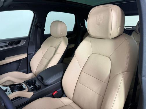 2026 Porsche Cayenne AWD