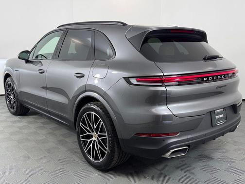 2026 Porsche Cayenne AWD