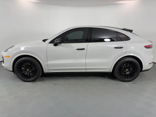 2022 Porsche Cayenne Turbo Coupe AWD