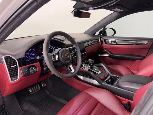 2022 Porsche Cayenne Turbo Coupe AWD