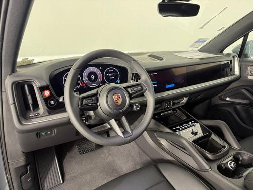 2025 Porsche Cayenne Base