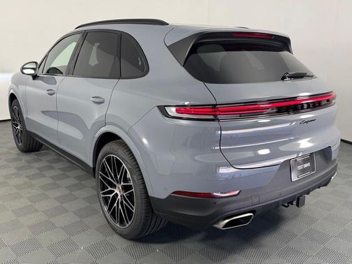 2025 Porsche Cayenne Base