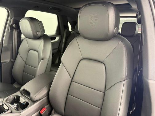 2025 Porsche Cayenne Base