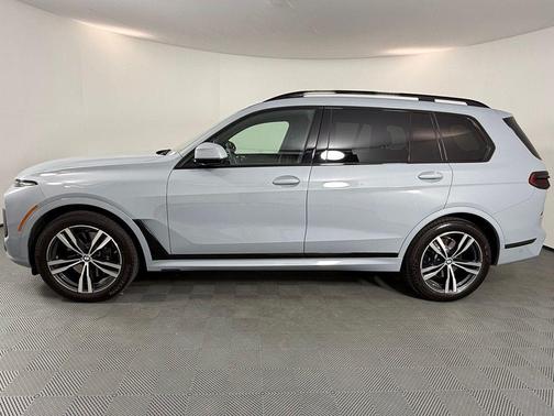 Brooklyn Gray Metallic 2023 BMW X7 xDrive40i