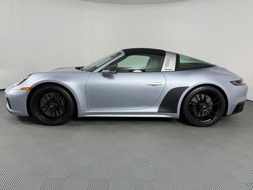 2023 Porsche 911 Targa 4 GTS