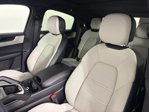 Blue Metallic 2025 Porsche Cayenne AWD