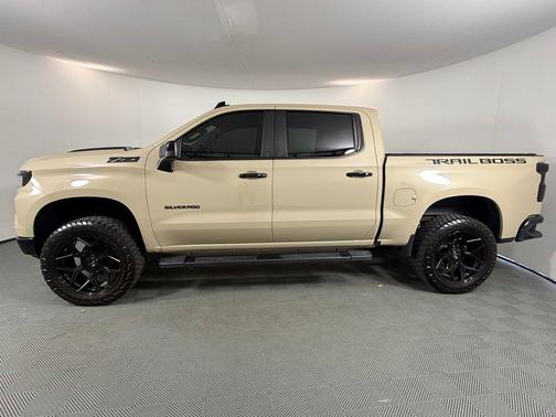 Sand Dune Metallic 2022 Chevrolet Silverado 1500 LT Trail Boss