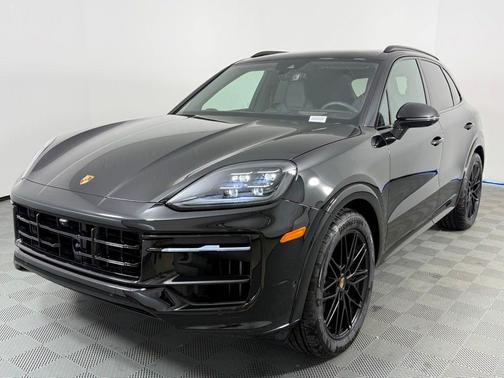 2026 Porsche Cayenne GTS