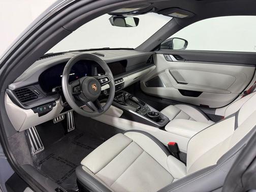 2026 Porsche 911 Carrera