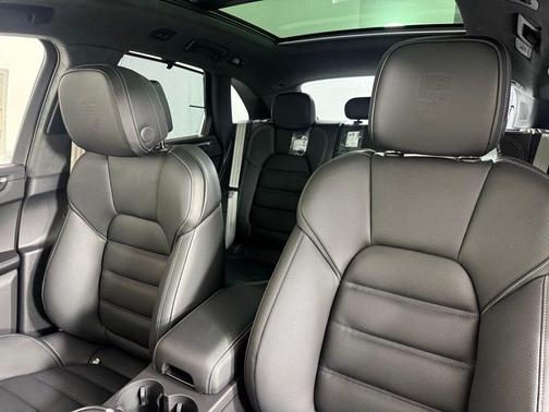 2025 Porsche Macan GTS