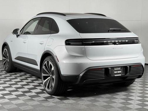 2025 Porsche Macan Electric 4S