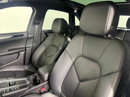 2020 Porsche Macan Base