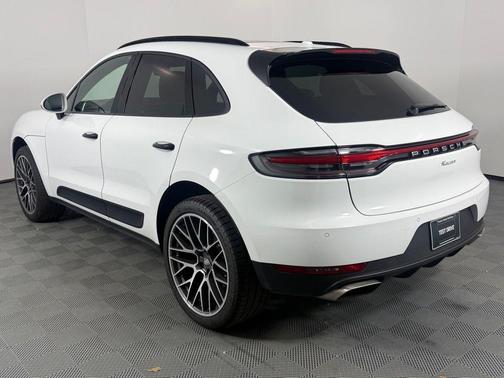 2020 Porsche Macan Base