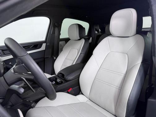 2025 Porsche Cayenne GTS