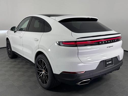 2025 Porsche Cayenne AWD