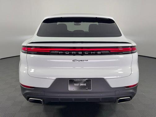 2025 Porsche Cayenne AWD