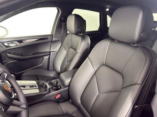 Chalk 2026 Porsche Macan Base