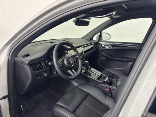 Chalk 2026 Porsche Macan Base