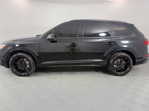 2021 Audi Q7 45 Premium Plus